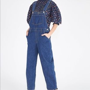 Levi’s baggy overalls sz small